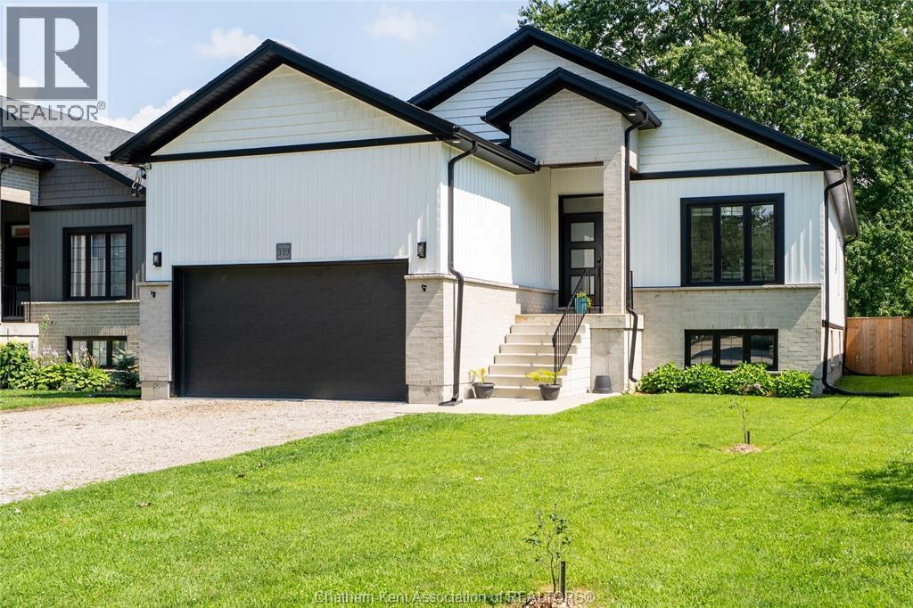 5-bedroom Single Family at 339 Oak Street, Bothwell — primary photograph