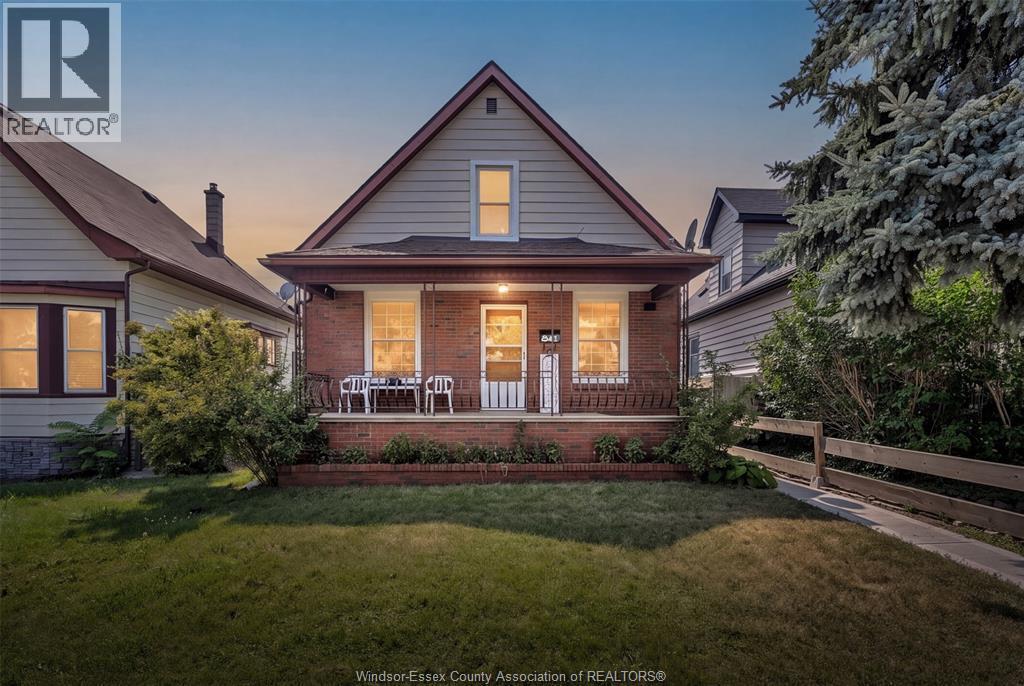 841 Pierre Avenue, Windsor — primary photograph