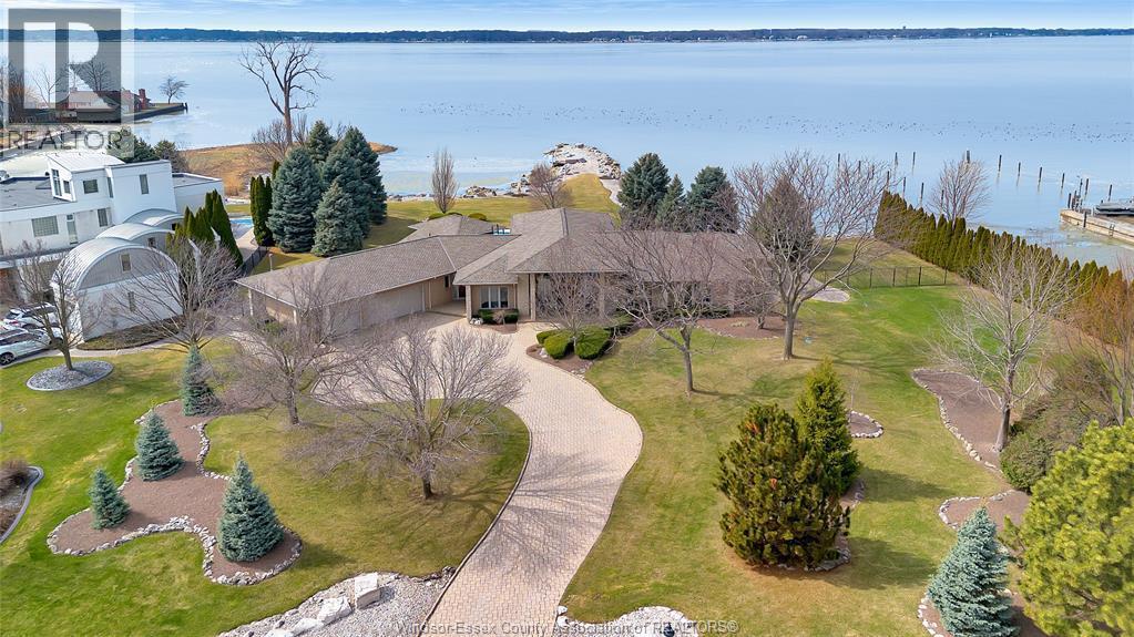 30 Emerald Lane, Amherstburg — primary photograph