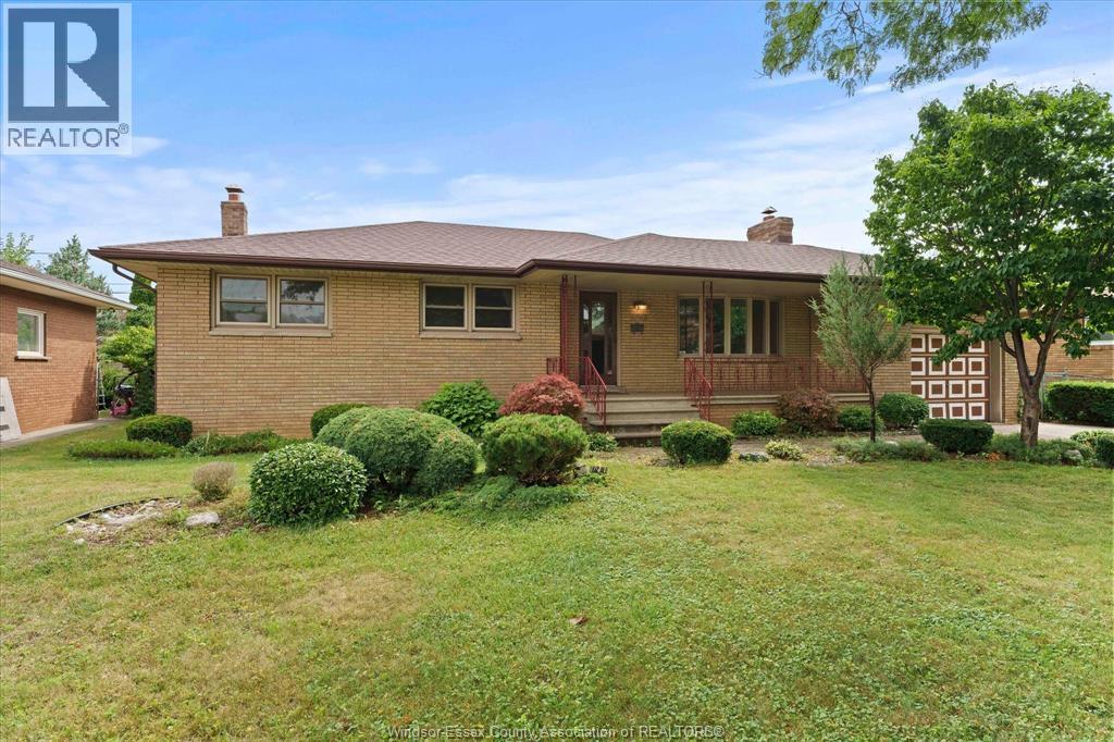 1782 Randolph Avenue, Windsor — photograph 2