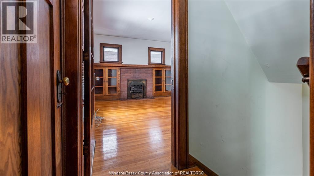 533 Moy Avenue #LOWER, Windsor — photograph 2
