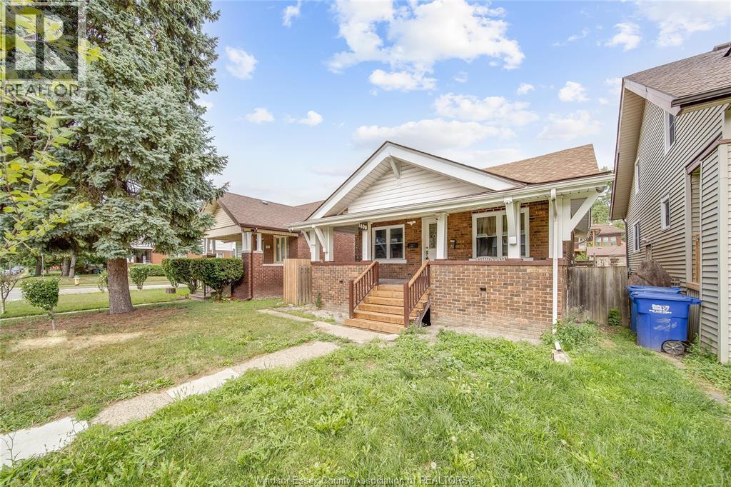 6-bedroom Single Family at 1408 Dougall Avenue, Windsor — photograph 2
