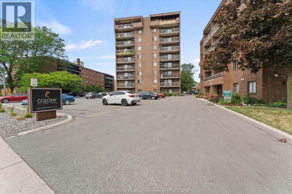 3936 Wyandotte Street #405, Windsor — primary photograph