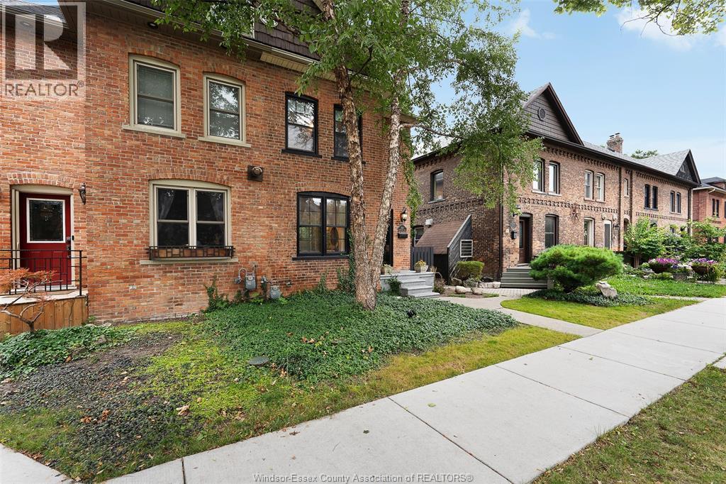 852 Monmouth, Windsor — photograph 3
