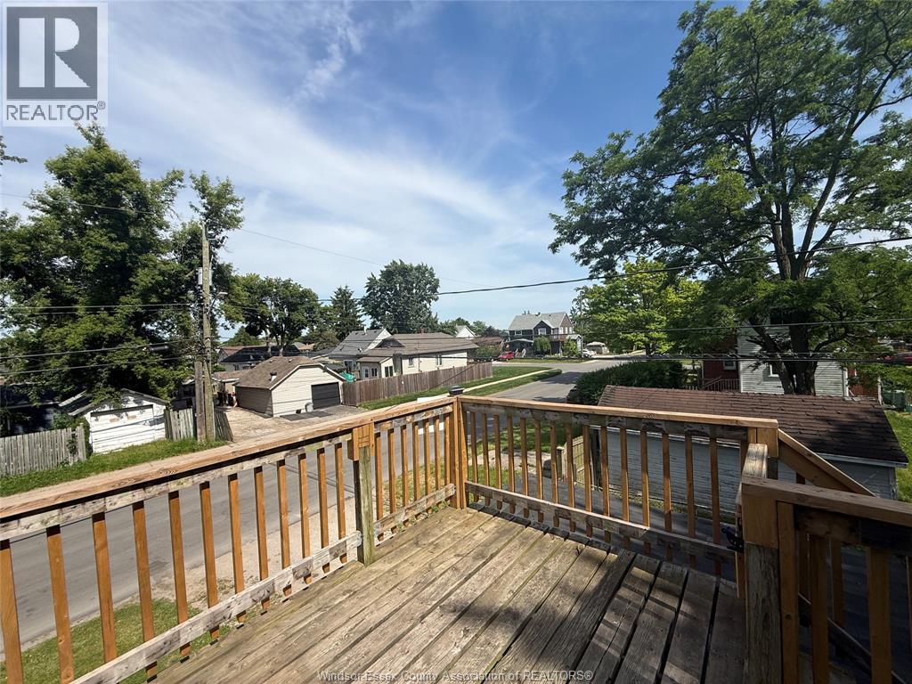 2-bedroom Single Family at 699 Charlotte Street #UPPER, Windsor — photograph 2