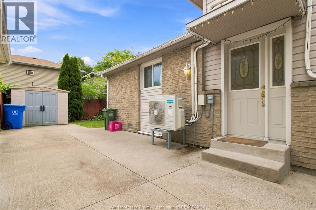 1229 Arncliffe Place, Windsor — photograph 3