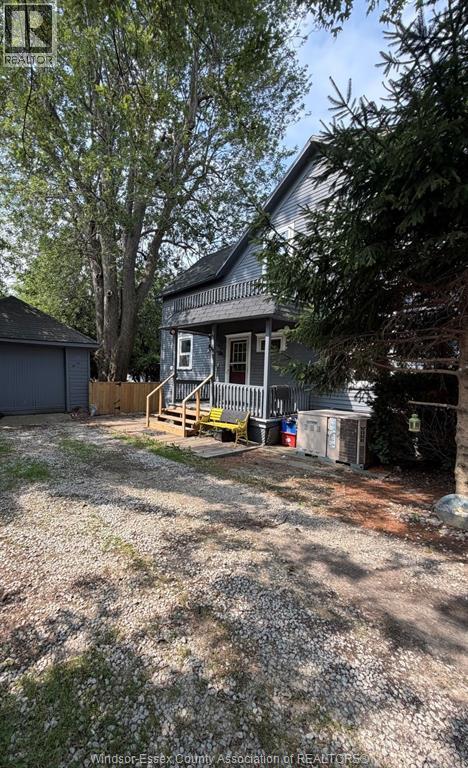 4-bedroom Single Family at 88 Wilkinson, Leamington — photograph 2