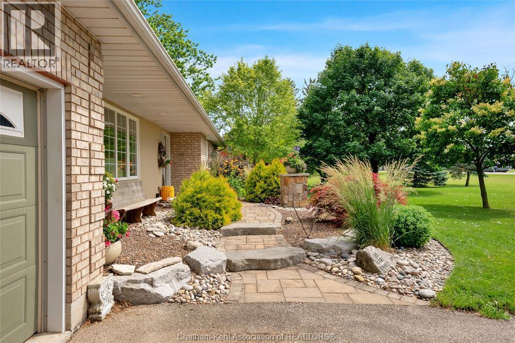 4-bedroom Single Family at 6805 Pain Court Line, Pain Court — photograph 3