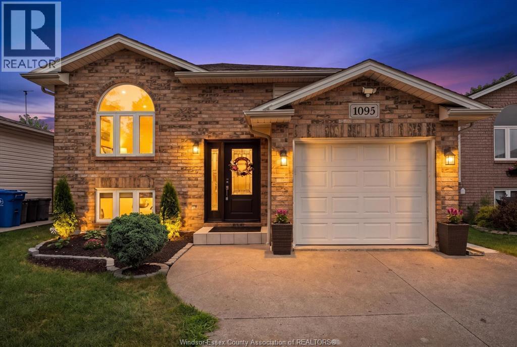 Single Family — 1095 Lakeview, Windsor, Ontario