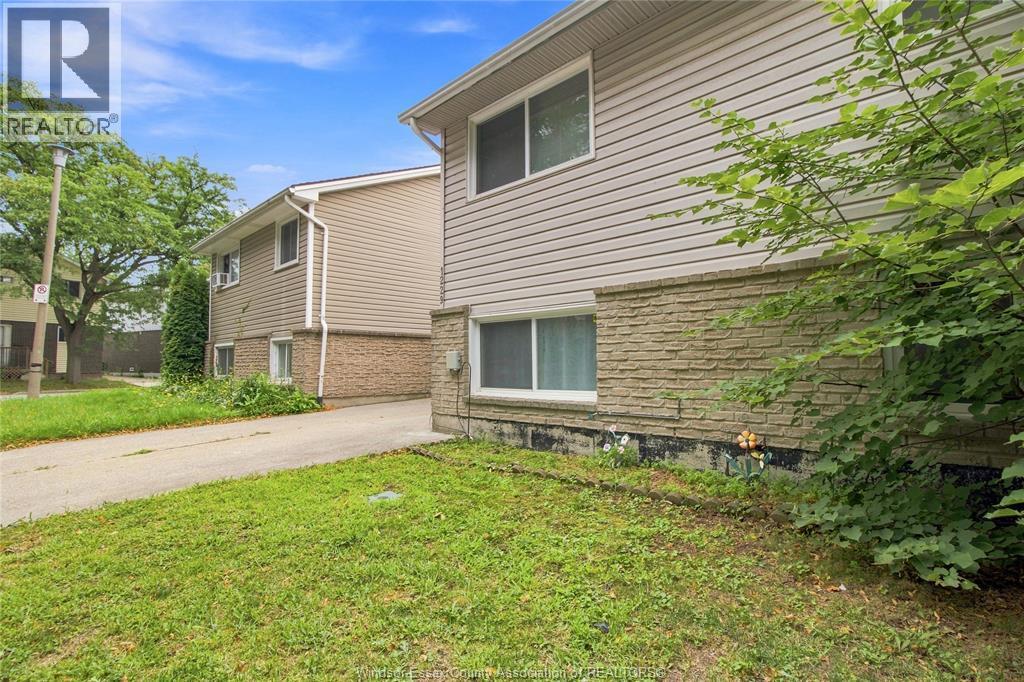 3-bedroom Single Family at 1229 Arncliffe Place, Windsor — photograph 3