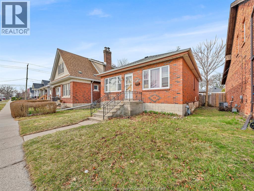 1477 Windermere Road, Windsor — photograph 3