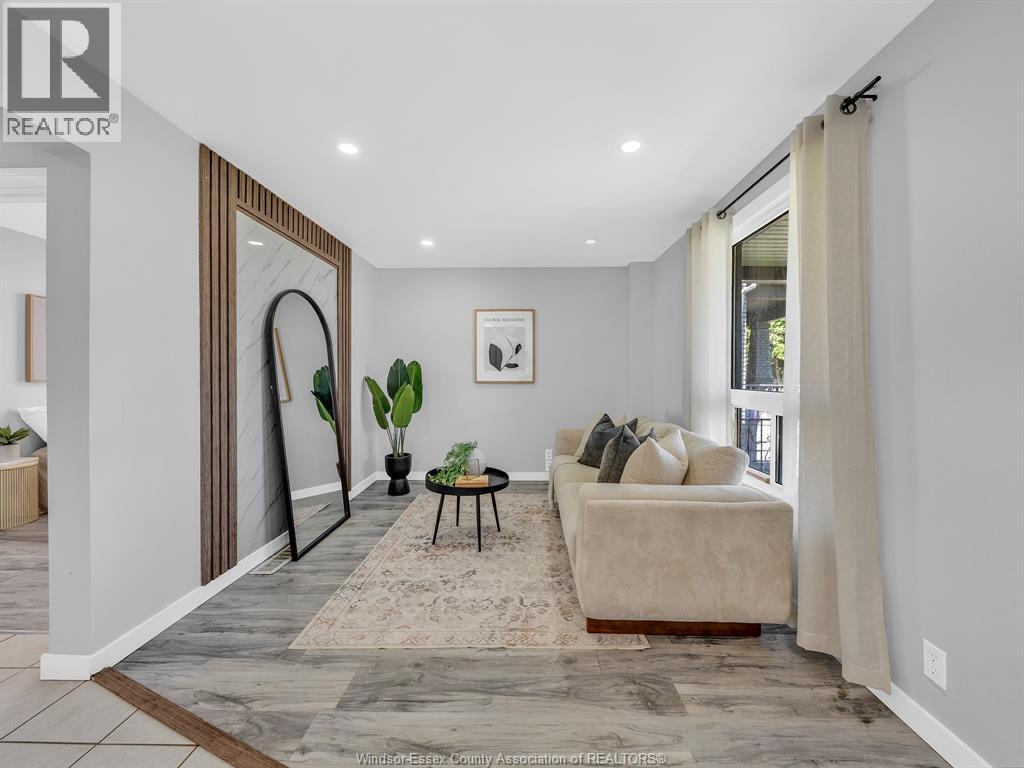 Single Family — 1153 University, Windsor, Ontario