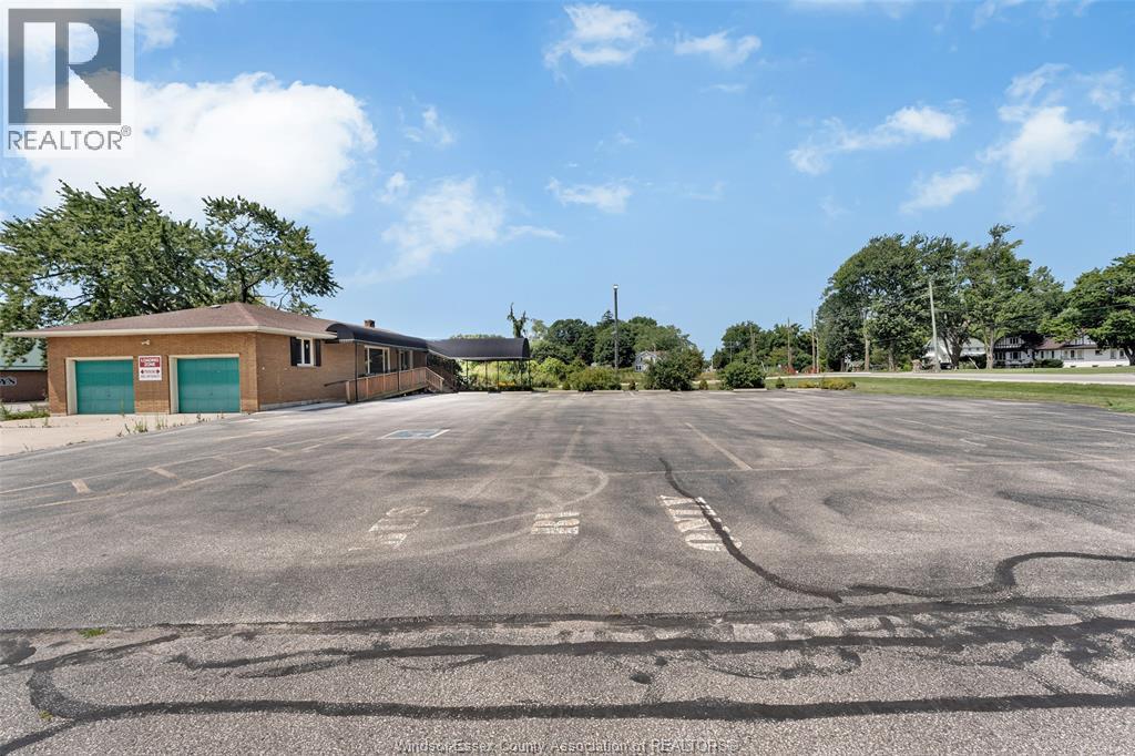585 Seacliff Drive W/ V/l, Kingsville — photograph 2