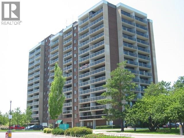 Single Family — 9099 Riverside Drive, Windsor, Ontario