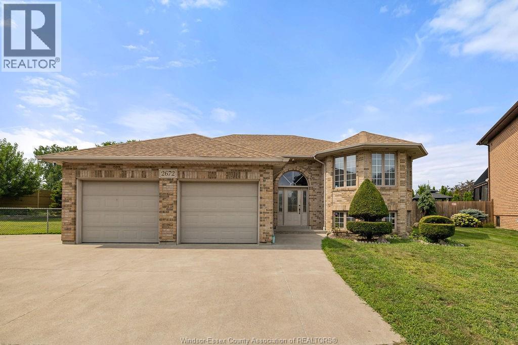 2672 Fleming Court, Windsor — photograph 2