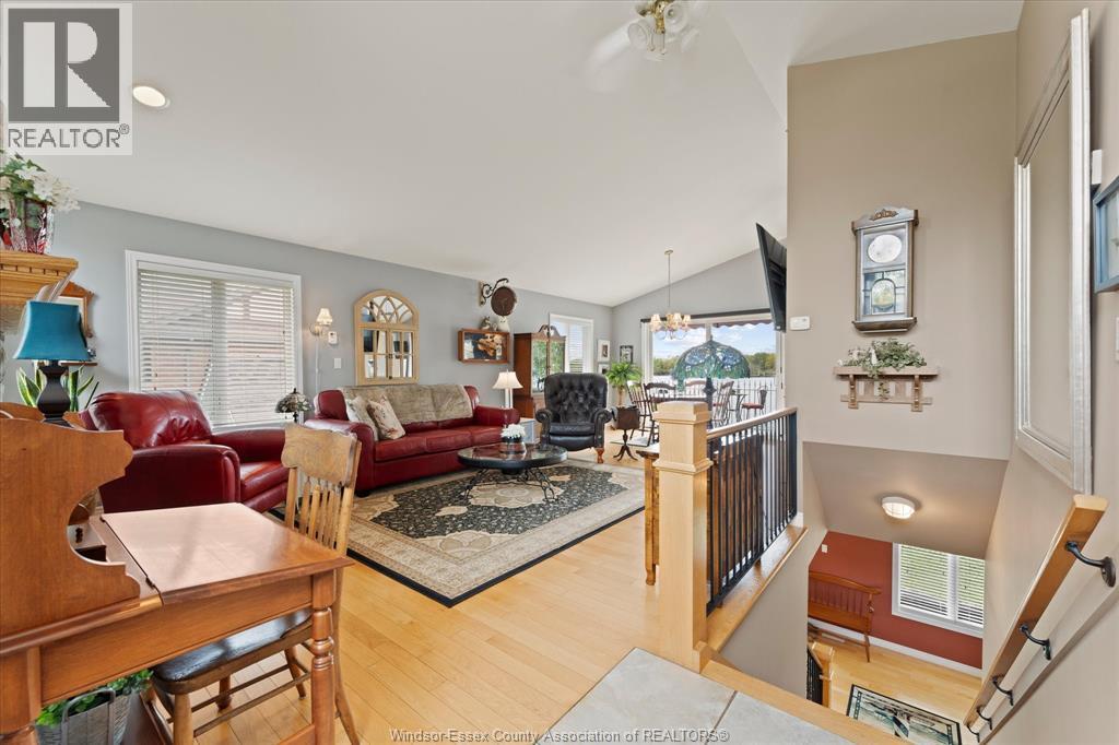 3-bedroom Single Family at 476 Dalhousie Street, Amherstburg — photograph 3