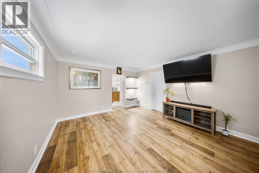 2682 Clemenceau, Windsor — photograph 3