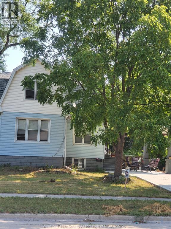3-bedroom Single Family at 1938 Buckingham, Windsor — primary photograph