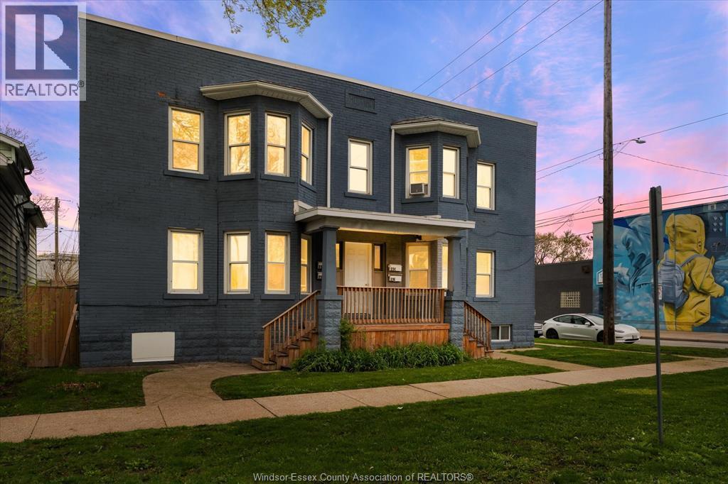 890 Howard Avenue, Windsor — primary photograph