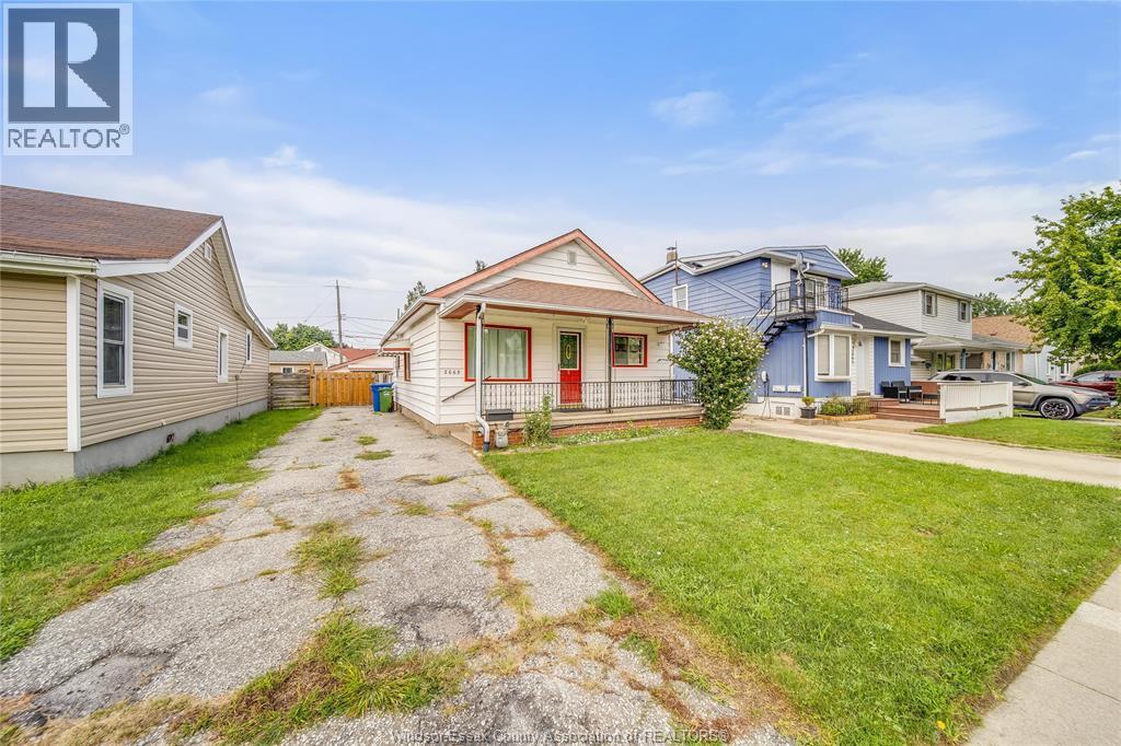 2-bedroom Single Family at 2669 Parent Avenue, Windsor — photograph 2
