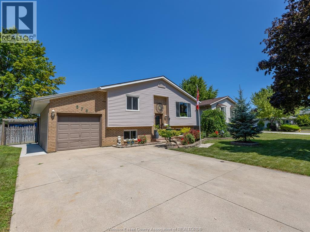 3-bedroom Single Family at 576 Richmond Street, Amherstburg — photograph 2