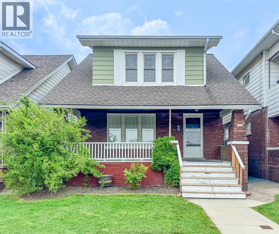 Single Family — 1111 Elsmere, Windsor, Ontario