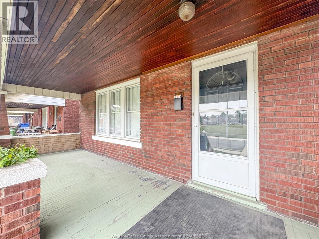 1111 Elsmere, Windsor — photograph 2