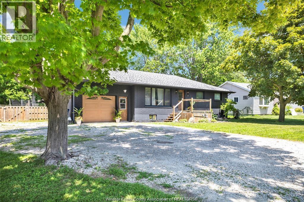 4-bedroom Single Family at 73 Lamarsh, Wheatley — photograph 3