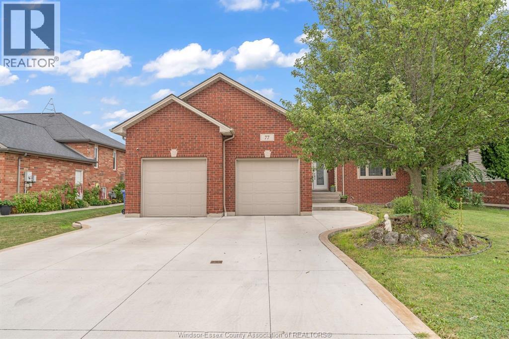 5-bedroom Single Family at 77 Whelan Drive, Amherstburg — photograph 2