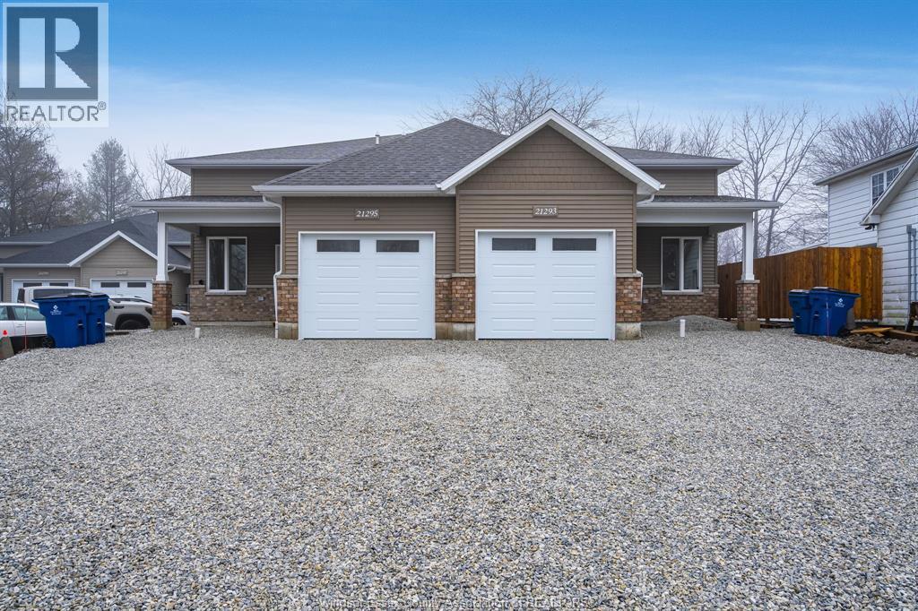 21293 Harbour Road #2, Wheatley — primary photograph