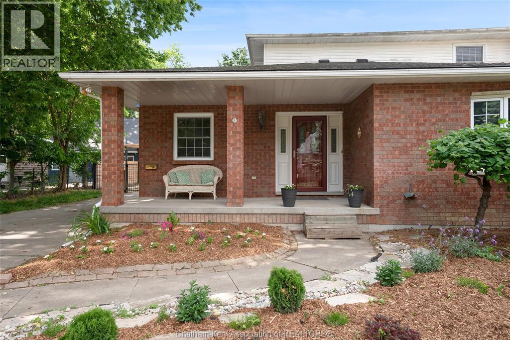 4-bedroom Single Family at 138 Elizabeth Street, Chatham — photograph 3