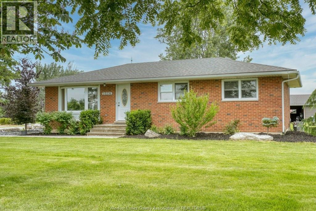 10236 County Rd 11, Amherstburg — primary photograph
