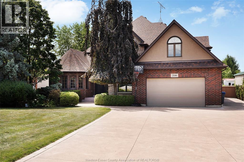 2116 Front Road, Amherstburg — photograph 3
