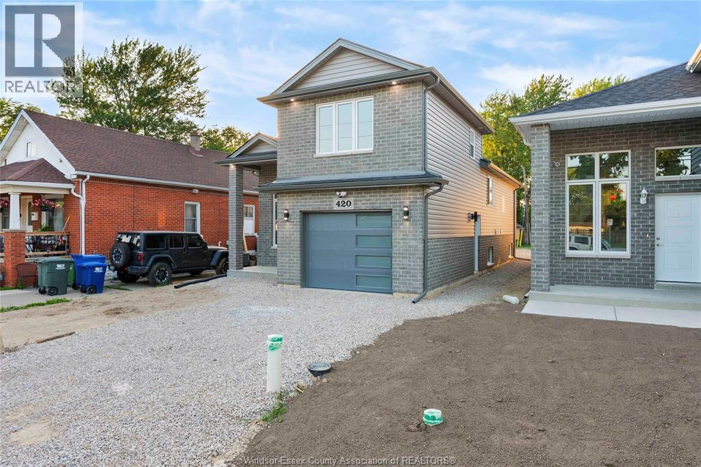 2271 Louis Avenue, Windsor — photograph 2