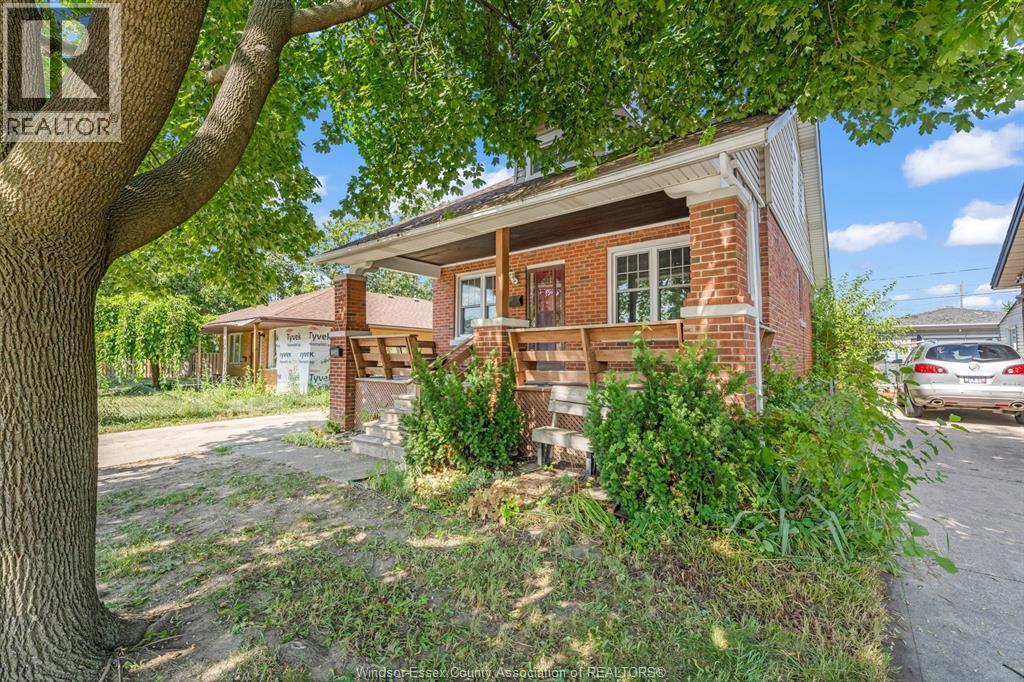 1356 Pillette, Windsor — photograph 3