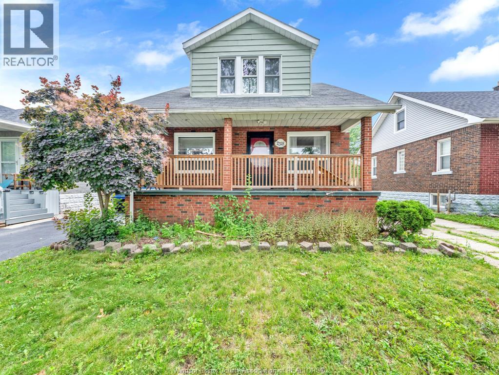 2318 Chandler, Windsor — primary photograph
