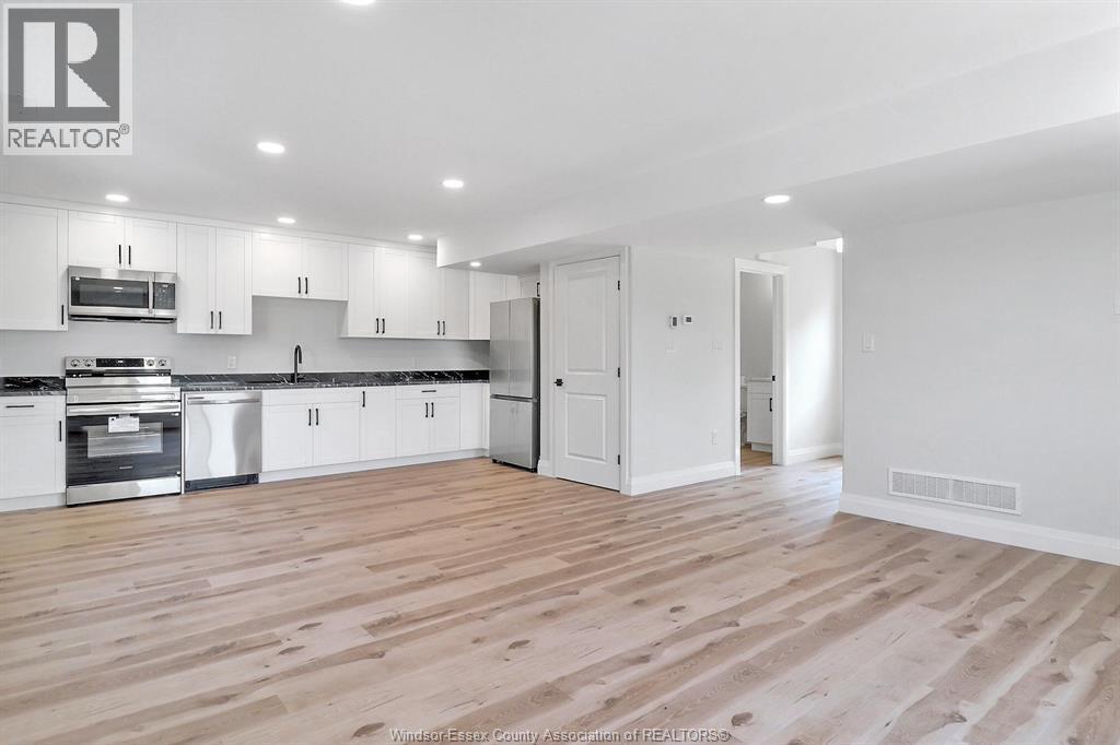 3-bedroom Single Family at 1844 Meighen #1, Windsor — photograph 3