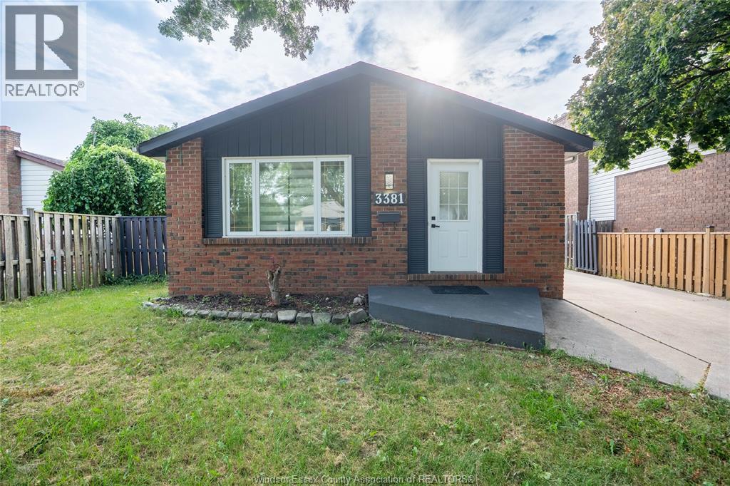 3381 Pineview Crescent, Windsor — primary photograph