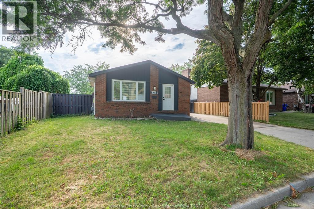 3381 Pineview Crescent, Windsor — photograph 3