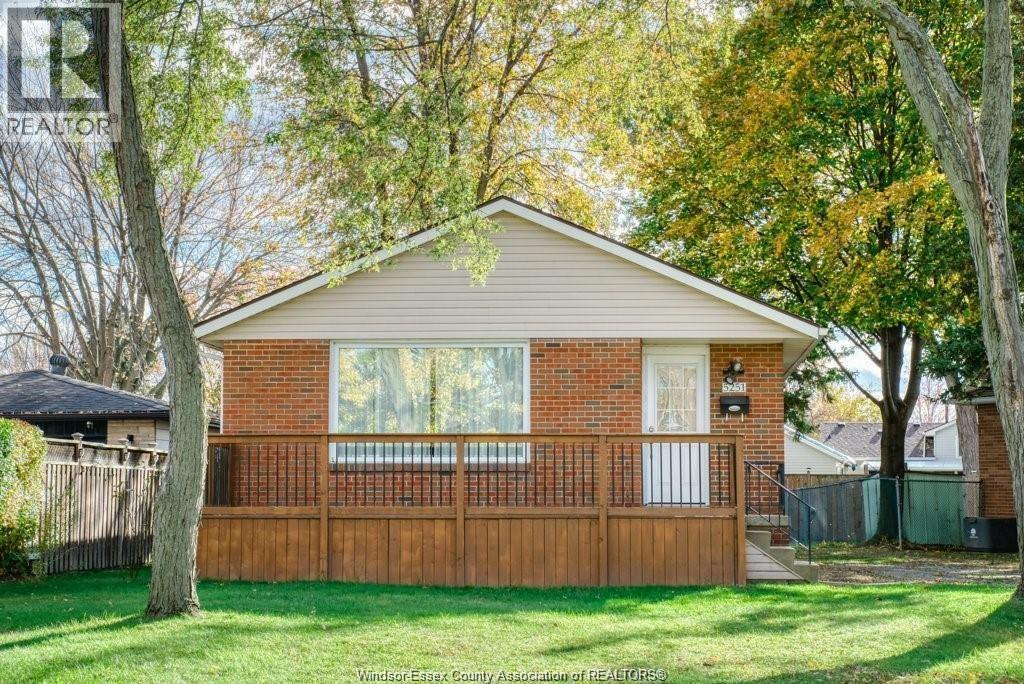 3-bedroom Single Family at 5251 Grand Boulevard #UPPER, Windsor — primary photograph