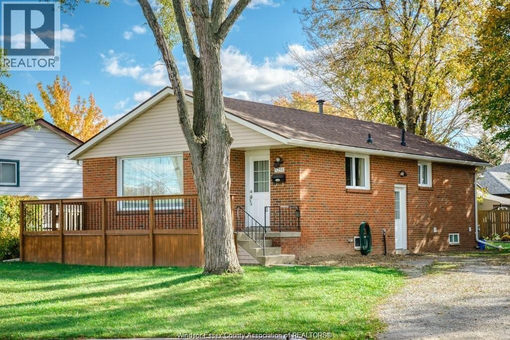 3-bedroom Single Family at 5251 Grand Boulevard #UPPER, Windsor — photograph 2