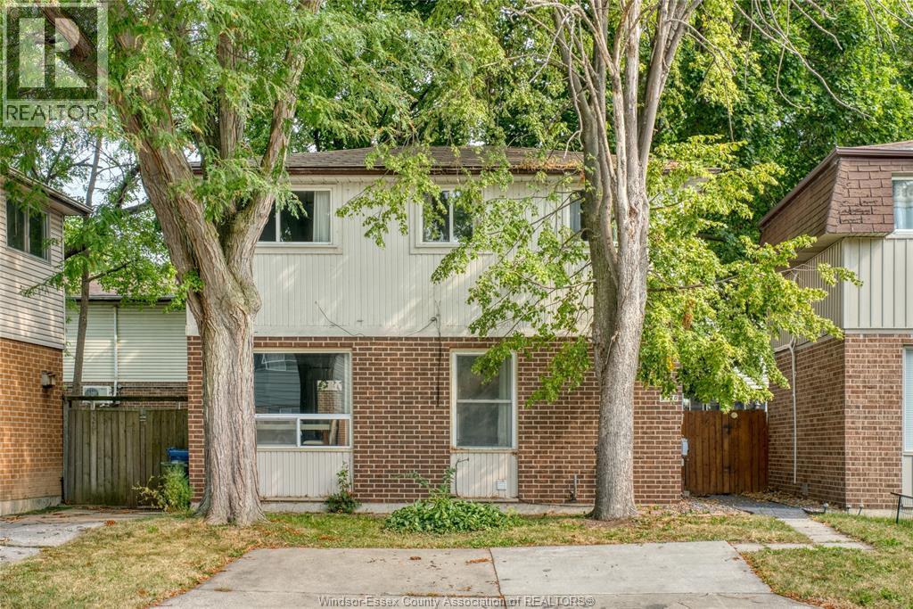 Single Family — 9370 Aire Court, Windsor, Ontario