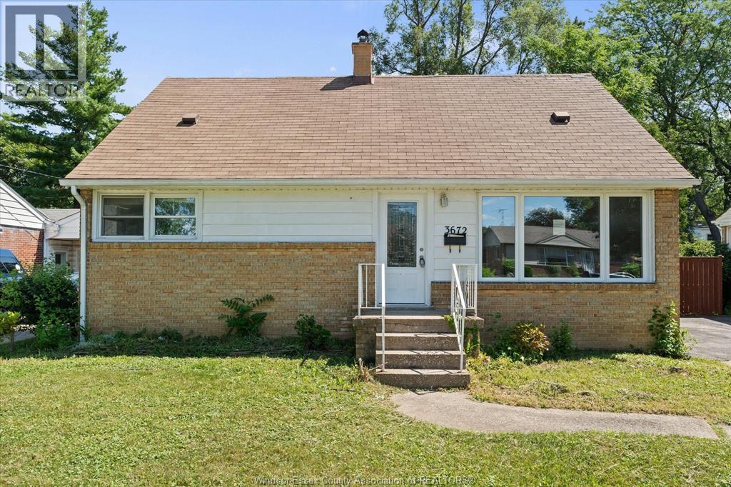 3672 Morris Drive, Windsor — primary photograph