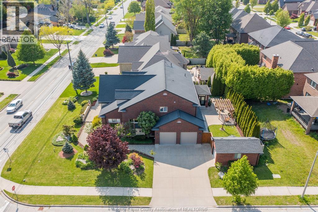 4-bedroom Single Family at 2990 Normandy Street, LaSalle — photograph 2