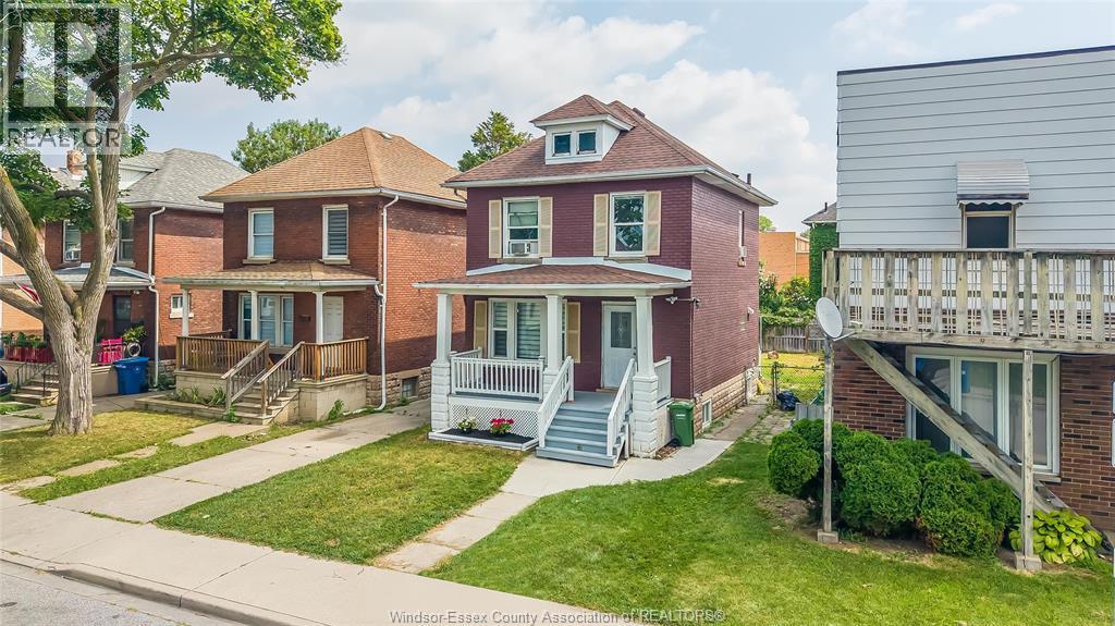 392 Curry Avenue, Windsor — photograph 2