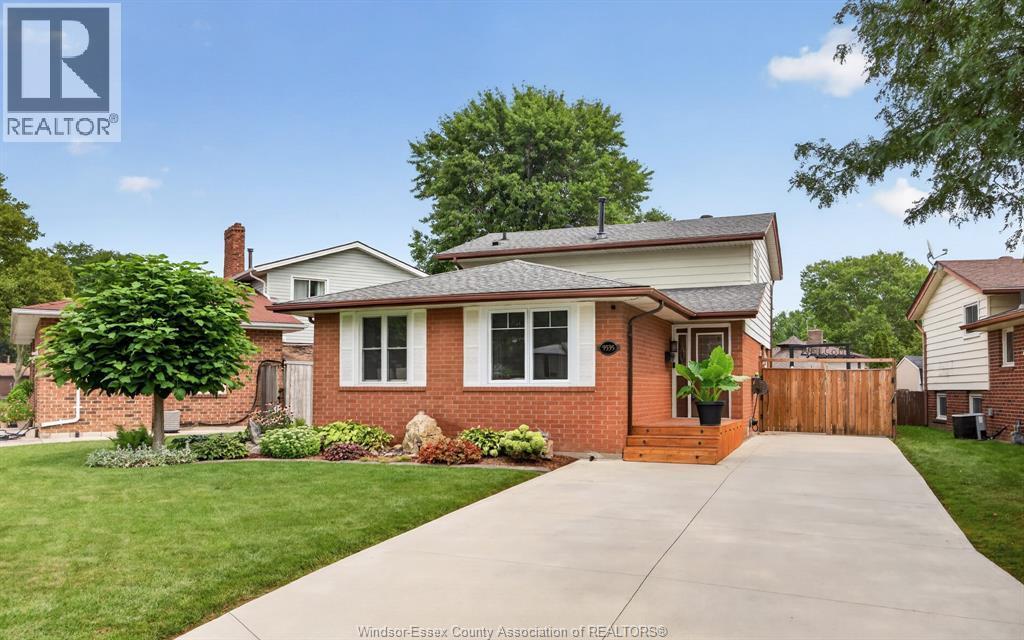 9535 Avery Lane, Windsor — photograph 2