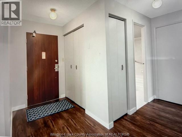 3936 Wyandotte #211, Windsor — primary photograph