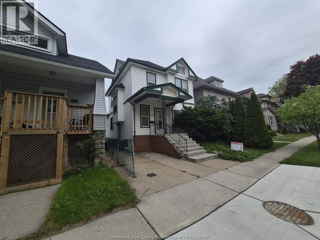 238 Belleview Avenue, Windsor — photograph 2