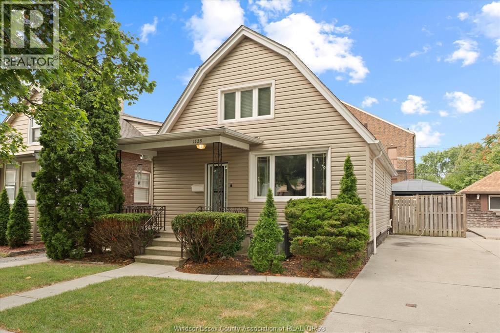 1729 Windermere, Windsor — photograph 3