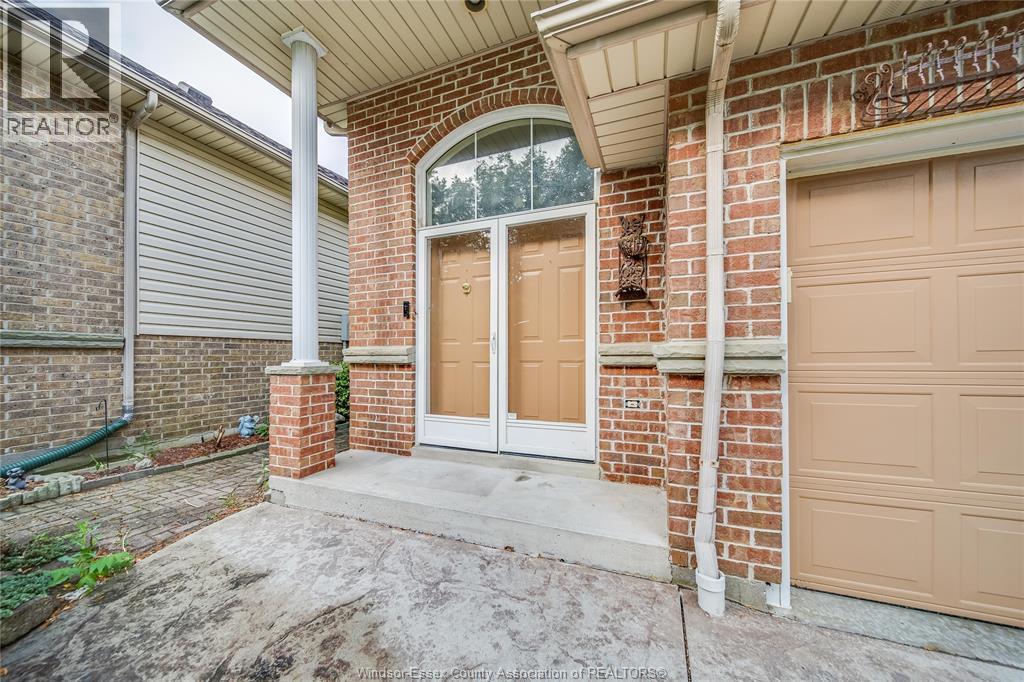 3-bedroom Single Family at 1511 Chateau Avenue, Windsor — photograph 3